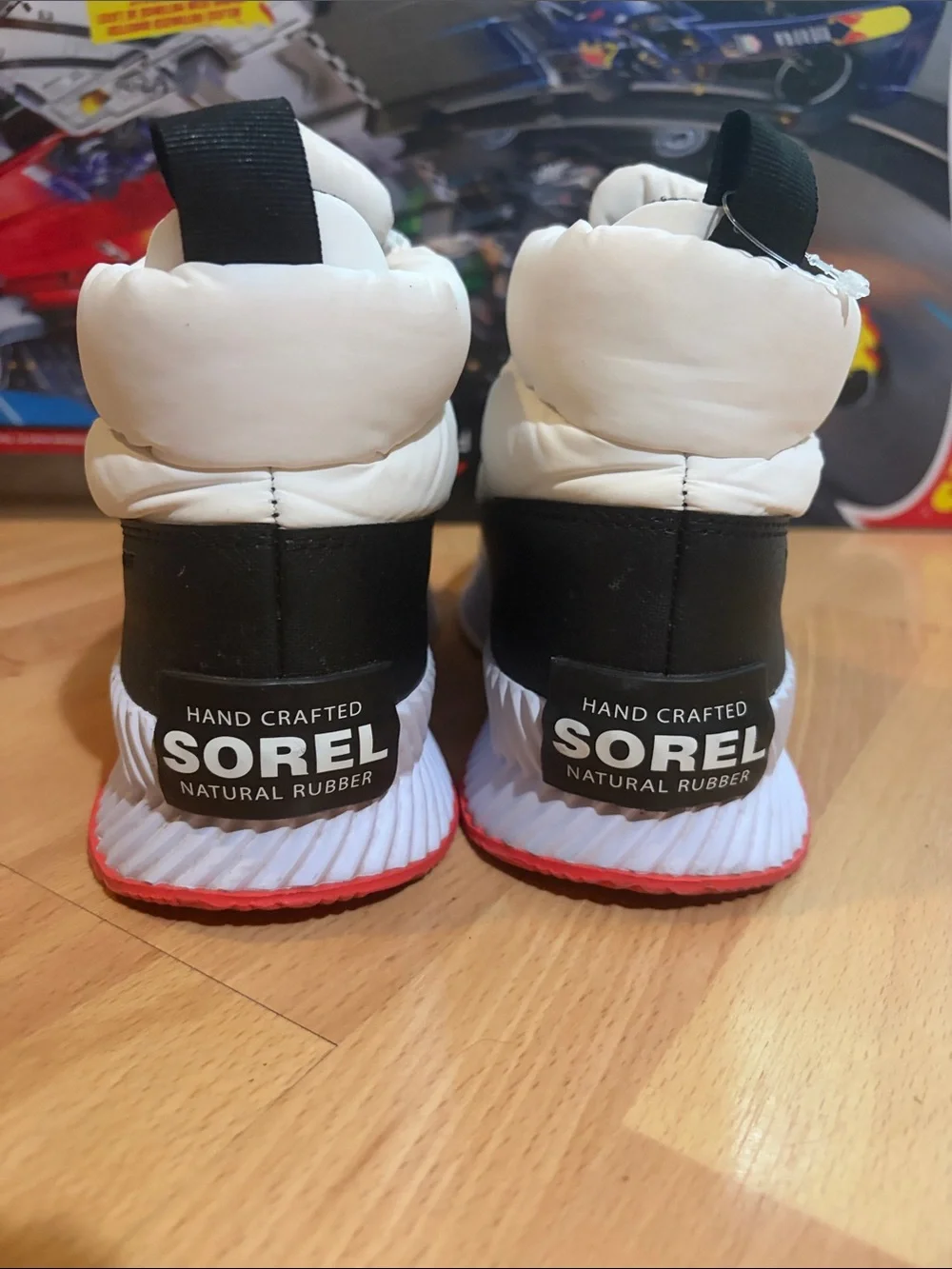 Sorel Out and About Puffy Slip-On Sneakers size 8.5
